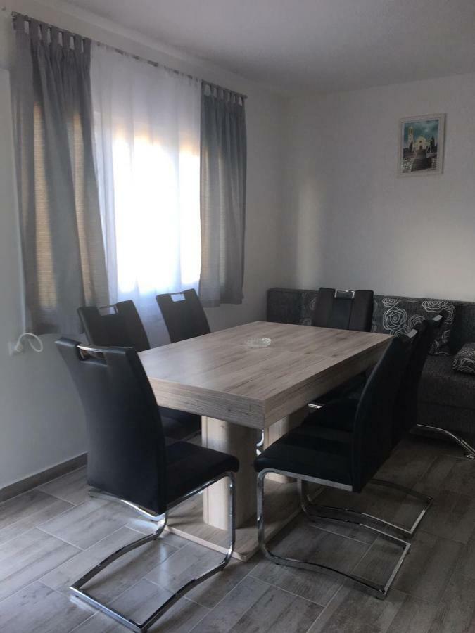 Apartman Ana 트로기르 외부 사진