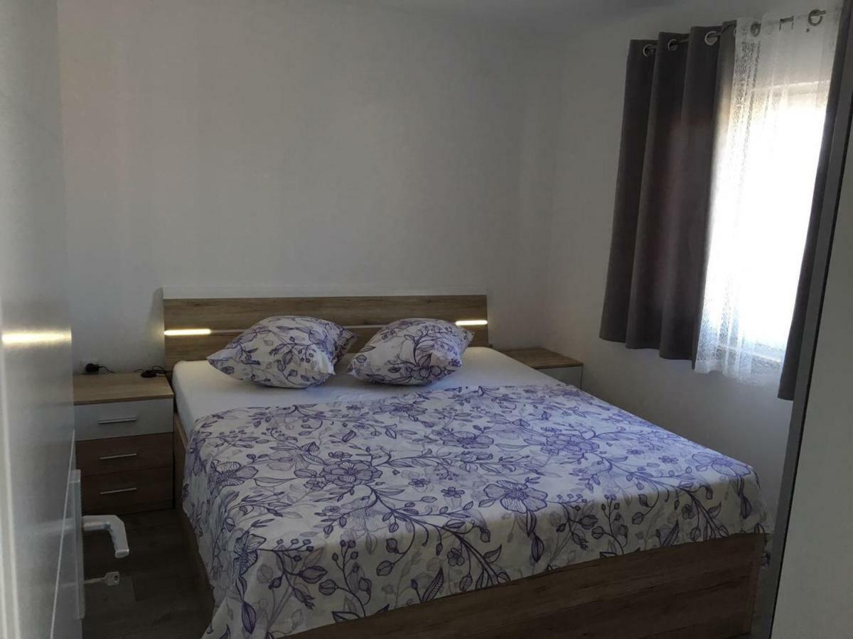 Apartman Ana 트로기르 외부 사진